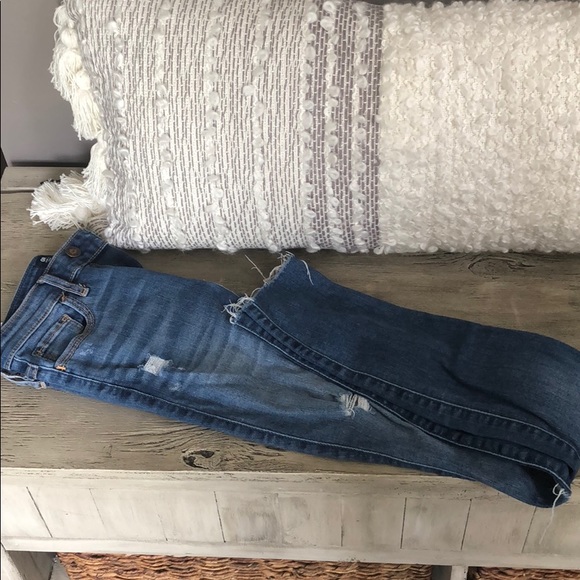 Hollister Hi Rise Jeans - Picture 3 of 8